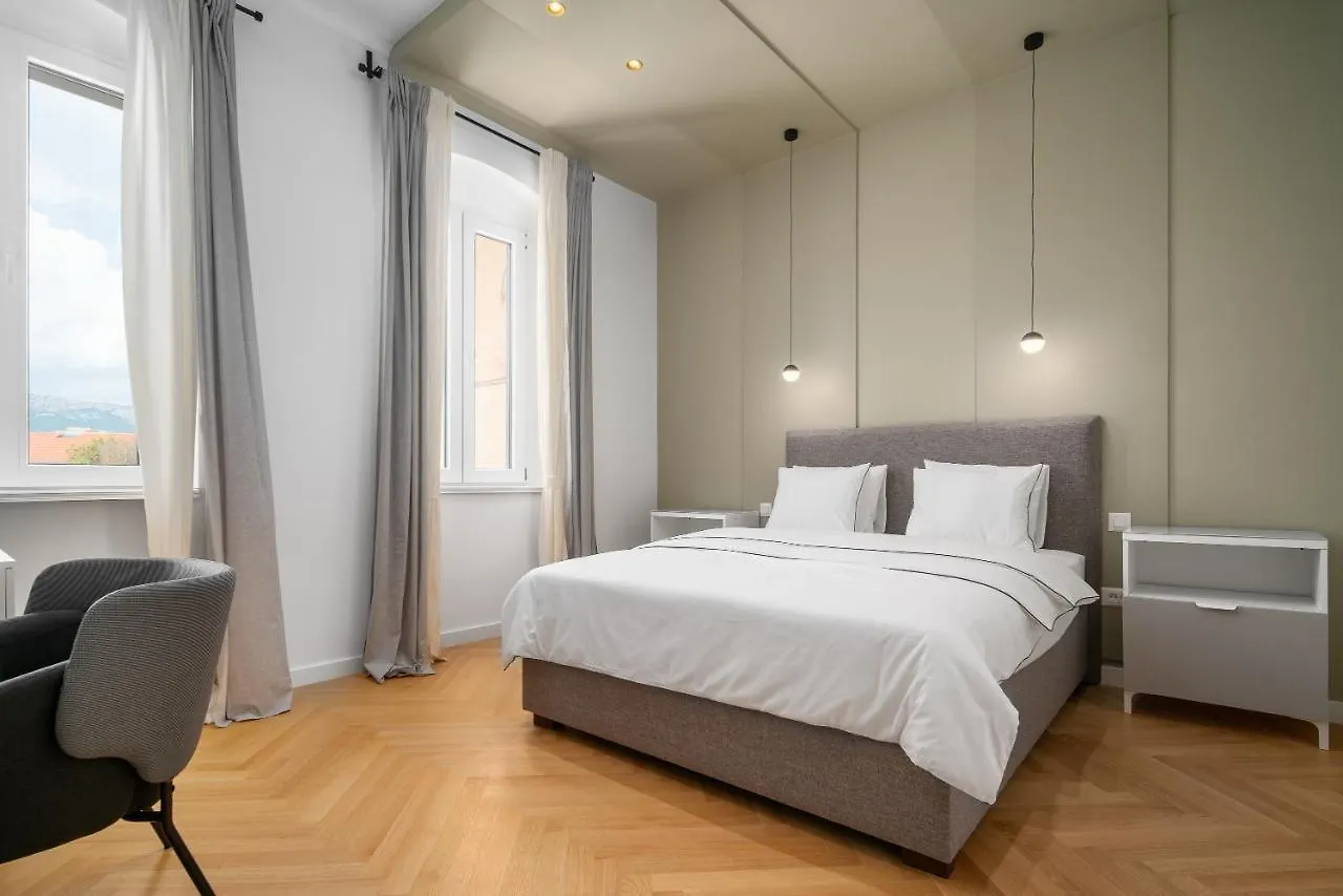ספליט Grey Pearl Rooms דירה